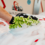 manusa cu doua fete cu spuma pentru spalarea masinii